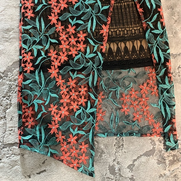 ELLIATT Creation Midi Dress in Embroidered Floral womens dress - size S - Picture 5 of 6